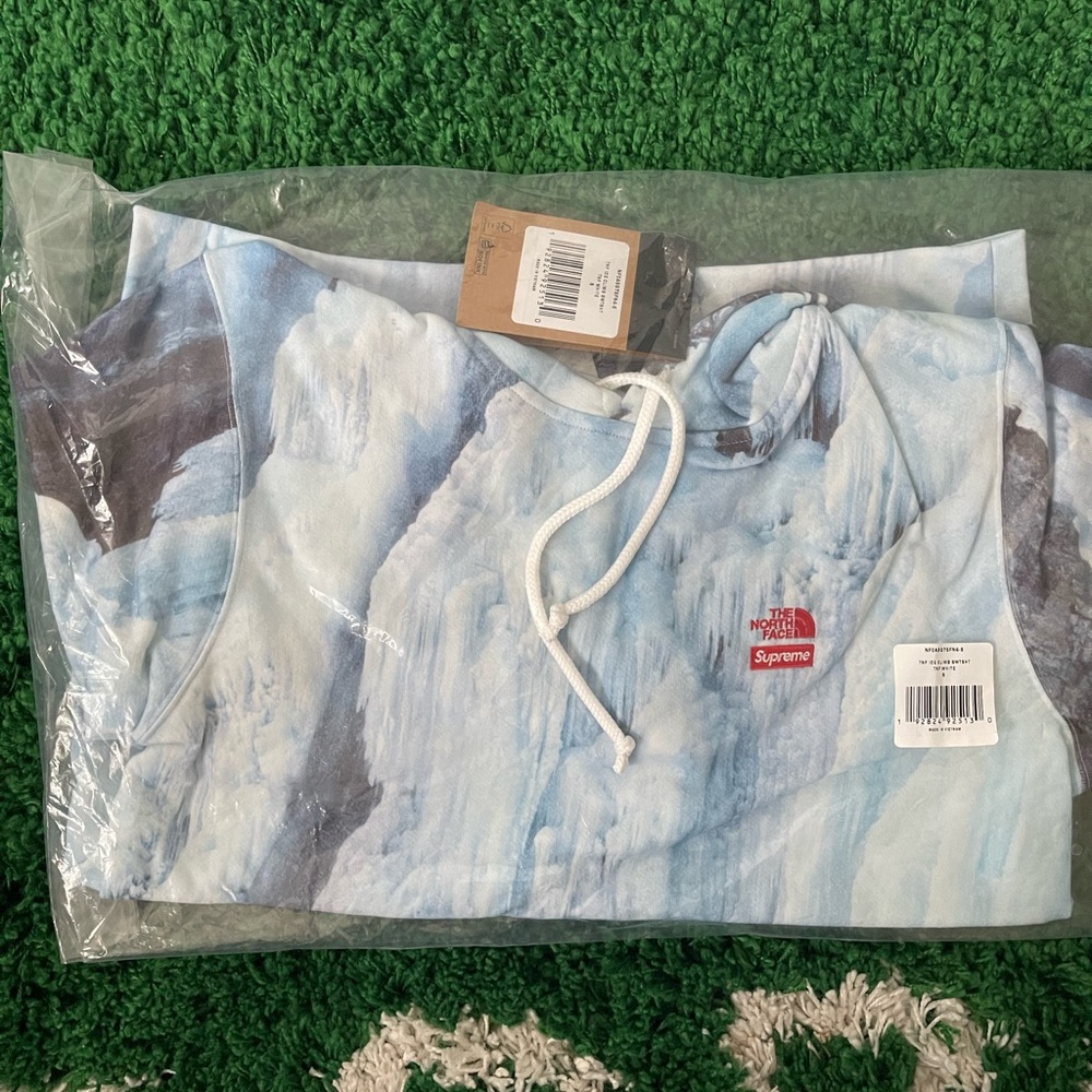 Used Supreme TNF Ice Climb Hoodie Small